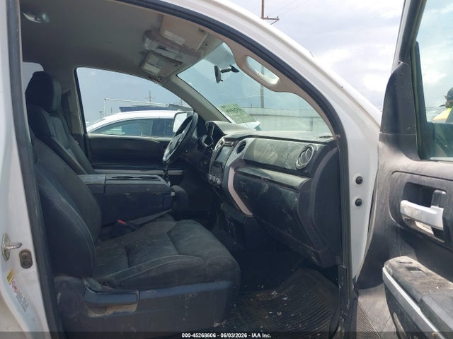 Toyota Tundra Sr5 5.7l V8