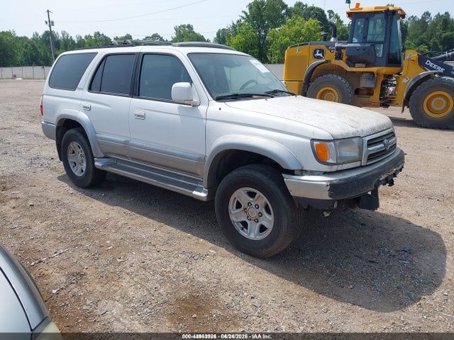 Salvage Toyota 4Runner Image