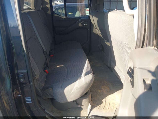 Nissan Frontier Sv