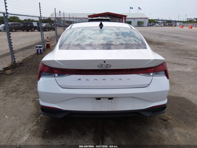 Hyundai ELANTRA Sel