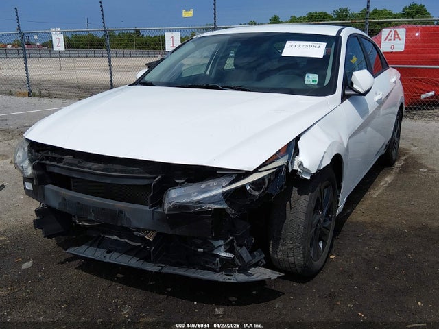 Hyundai ELANTRA Sel