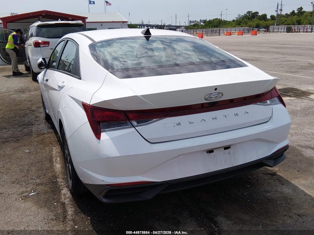 Hyundai ELANTRA Sel