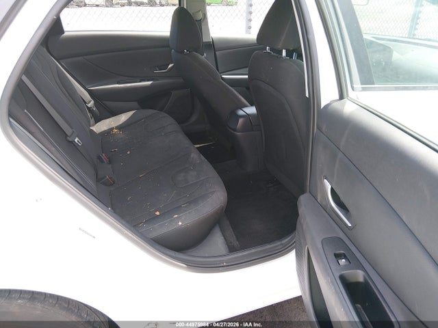 Hyundai ELANTRA Sel