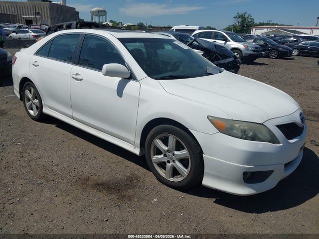 Salvage Toyota Camry Image