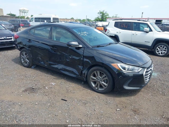 Salvage Hyundai ELANTRA Image