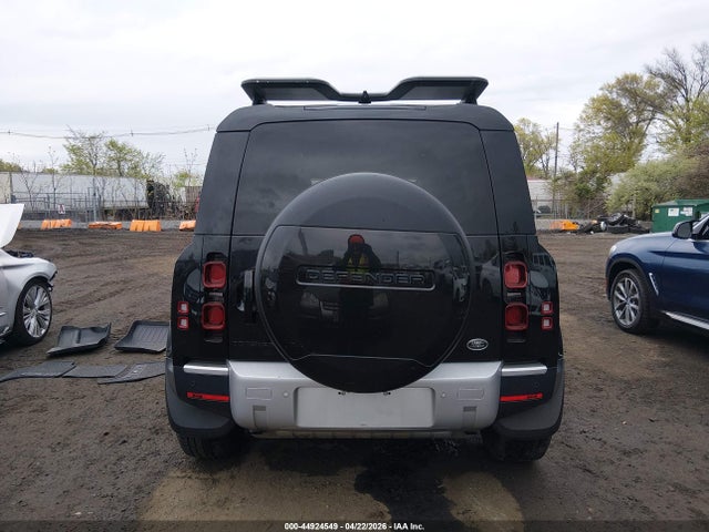 Land Rover Defender 110 Standard