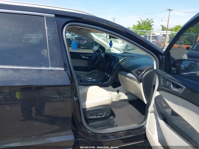 Ford Edge Titanium