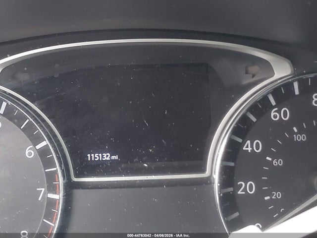 Nissan Pathfinder S