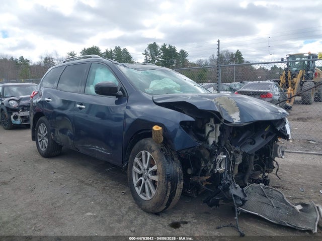 Salvage Nissan Pathfinder Image