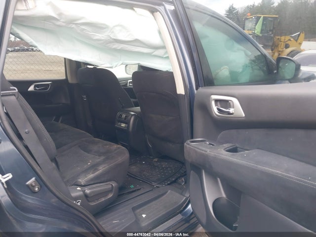Nissan Pathfinder S