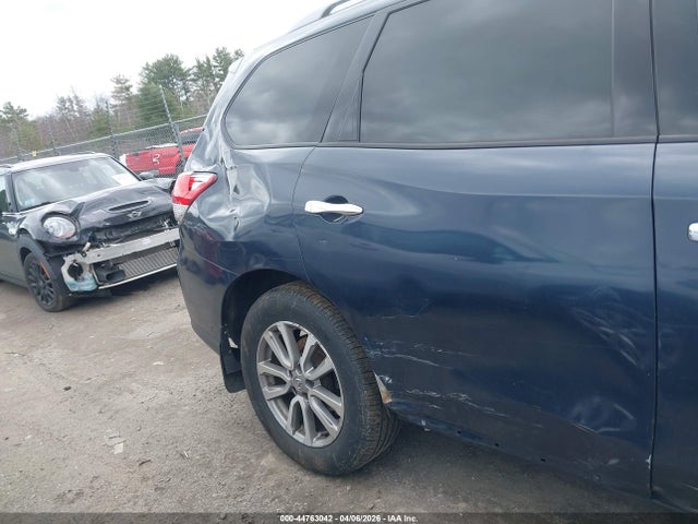 Nissan Pathfinder S