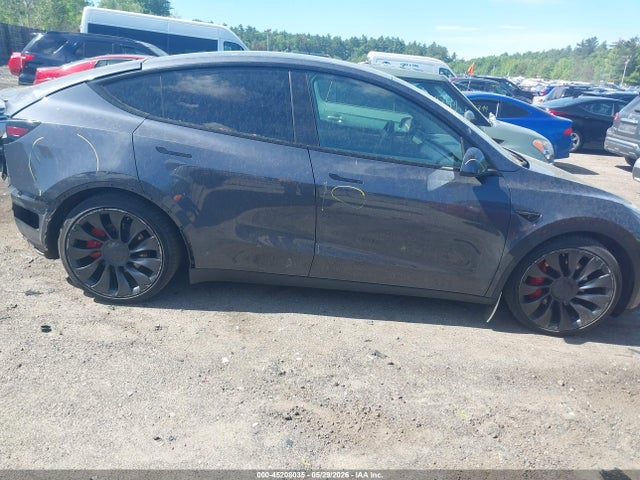 Salvage Tesla Model Y Image