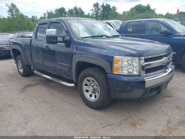 Salvage Chevrolet Silverado 1500 Image