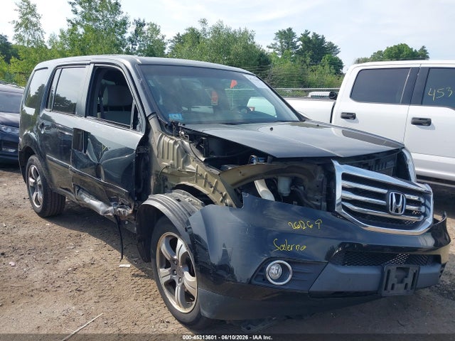 Salvage Honda Pilot Image