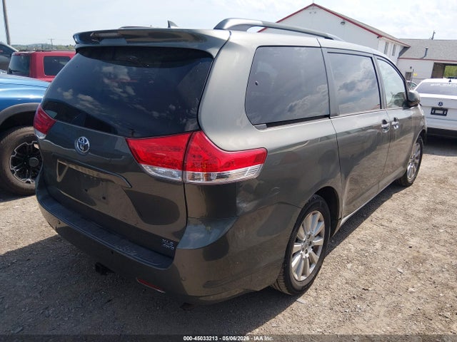 Toyota Sienna Xle 7 Passenger