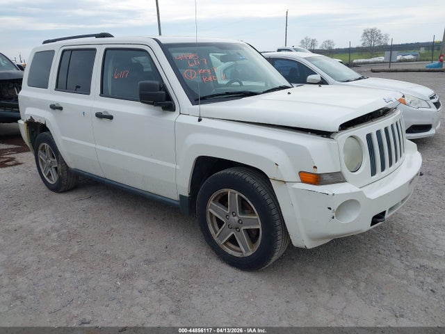 Salvage Jeep Patriot Image