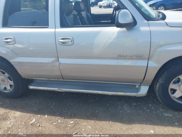 Cadillac Escalade Standard