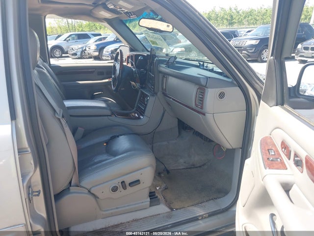 Cadillac Escalade Standard