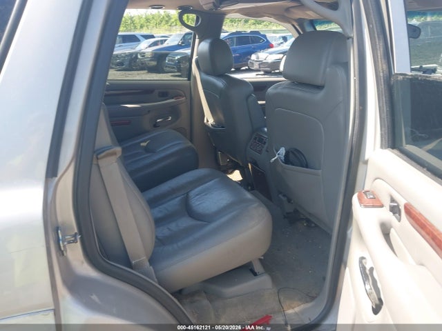 Cadillac Escalade Standard