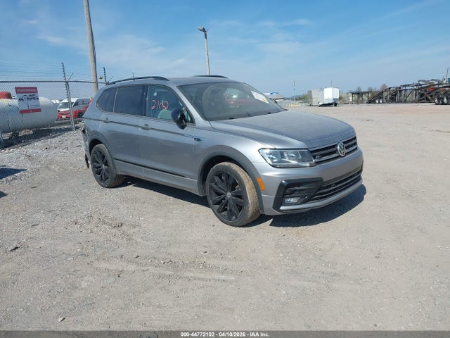 Salvage Volkswagen Tiguan Image