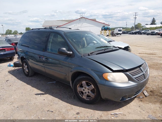 Salvage Dodge Grand Caravan Image