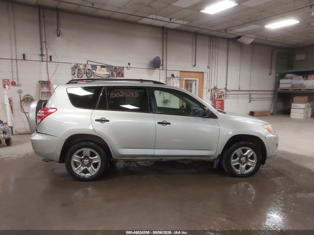 Toyota RAV4 Base V6