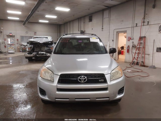 Toyota RAV4 Base V6