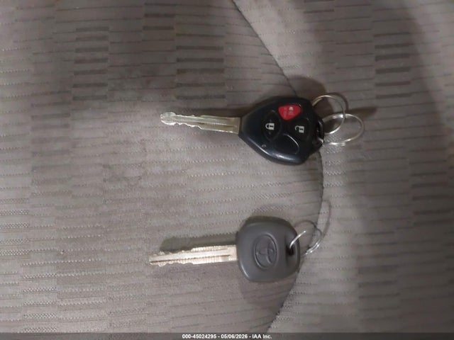 Toyota RAV4 Base V6