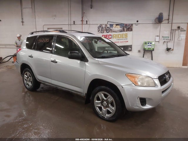 Salvage Toyota RAV4 Image