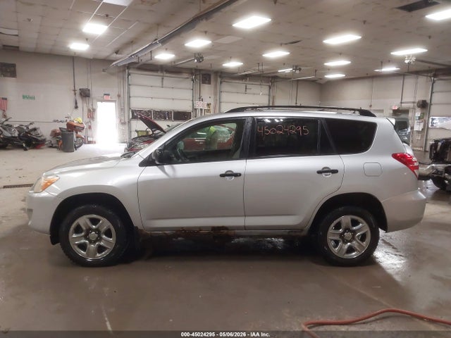 Toyota RAV4 Base V6