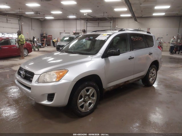 Toyota RAV4 Base V6