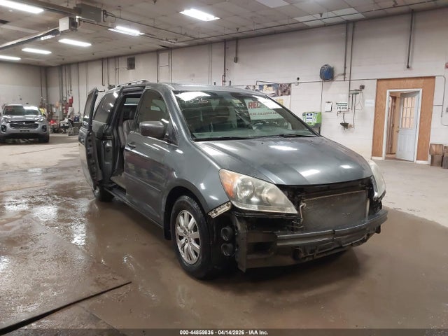 Salvage Honda Odyssey Image