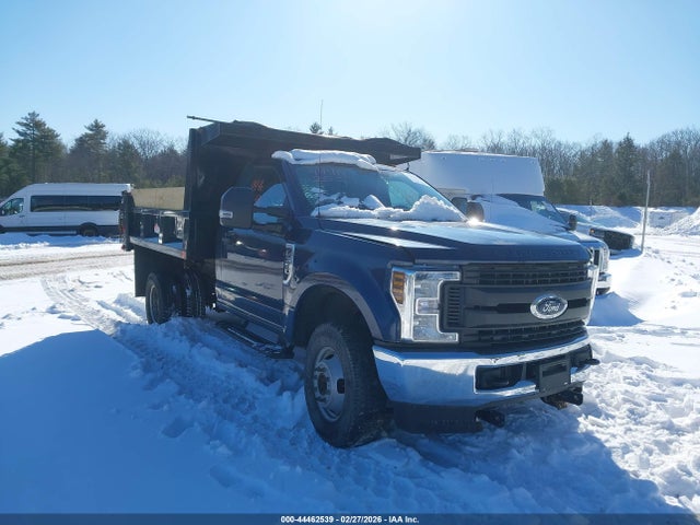Salvage Ford F-350 Image