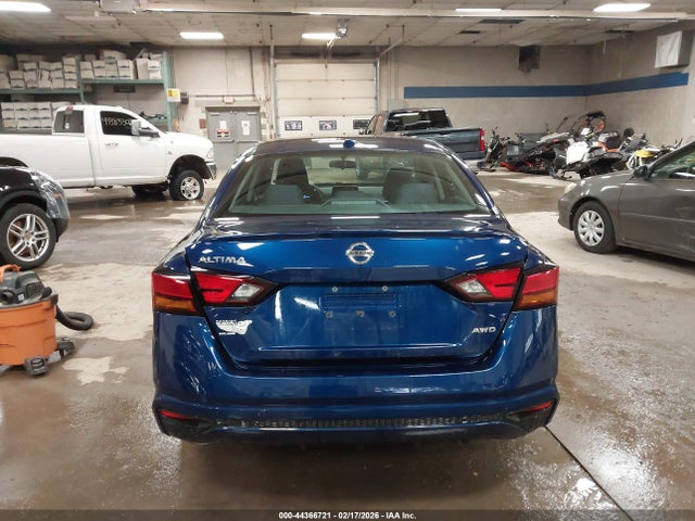 Nissan Altima S Intelligent Awd