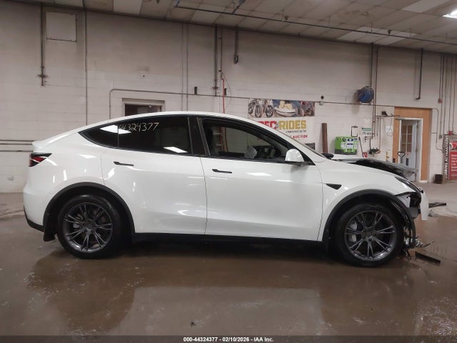 Tesla Model Y Long Range Dual Motor All-wheel Drive