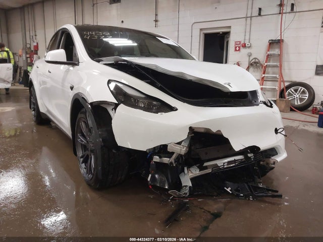 Tesla Model Y Long Range Dual Motor All-wheel Drive