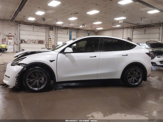 Tesla Model Y Long Range Dual Motor All-wheel Drive