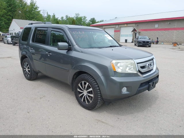 Salvage Honda Pilot Image