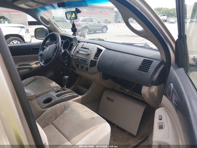Toyota Tacoma Base V6