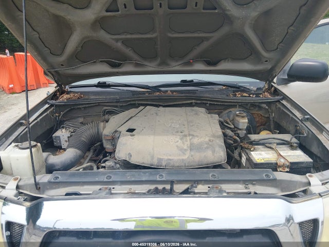 Toyota Tacoma Base V6