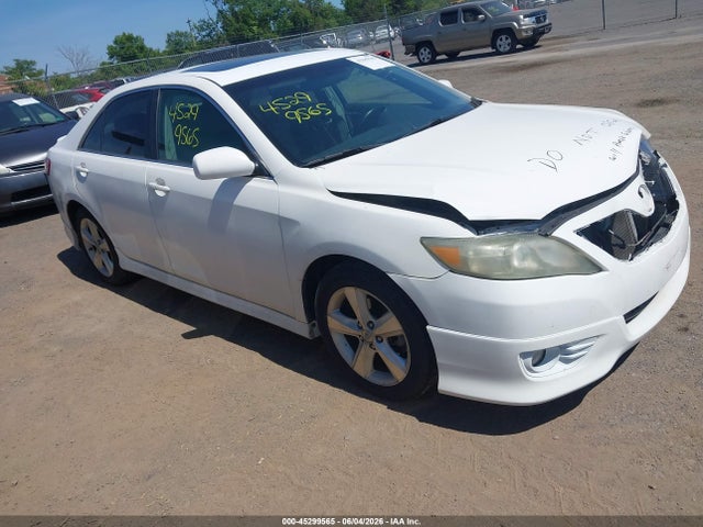 Salvage Toyota Camry Image
