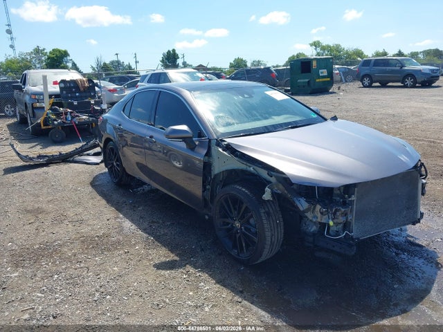 Salvage Toyota Camry Image