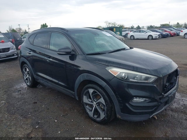 Salvage Hyundai TUCSON Image