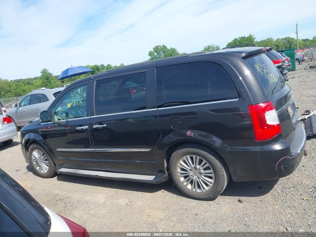 Chrysler Town & Country Touring-l