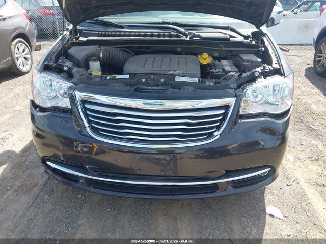 Chrysler Town & Country Touring-l