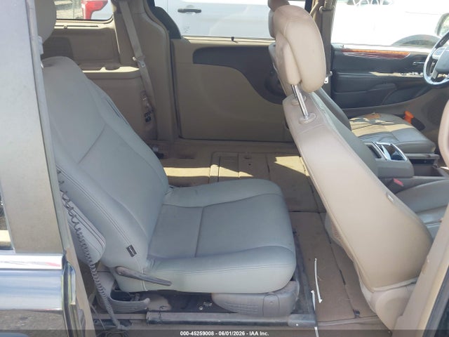 Chrysler Town & Country Touring-l