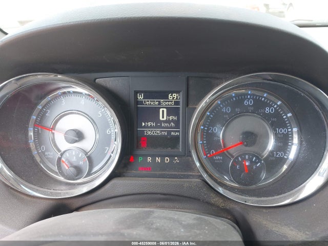 Chrysler Town & Country Touring-l