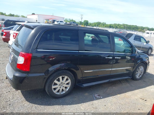 Chrysler Town & Country Touring-l