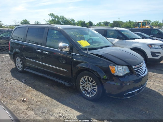Salvage Chrysler Town & Country Image