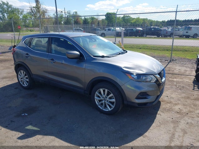 Salvage Nissan Rogue Image